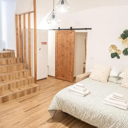 Chiaia - Centro - Vetriera