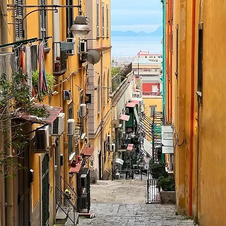 Chiaia - Centro - Vetriera * Naples