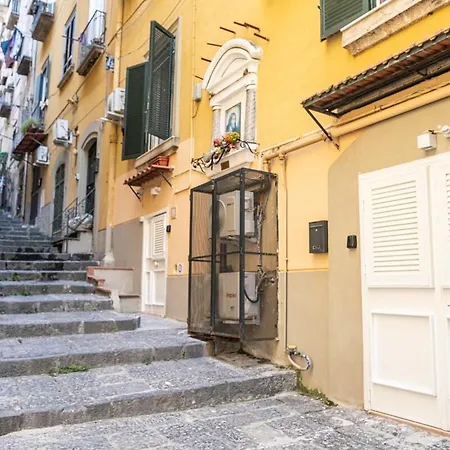 Apartment Chiaia - Centro - Vetriera Naples